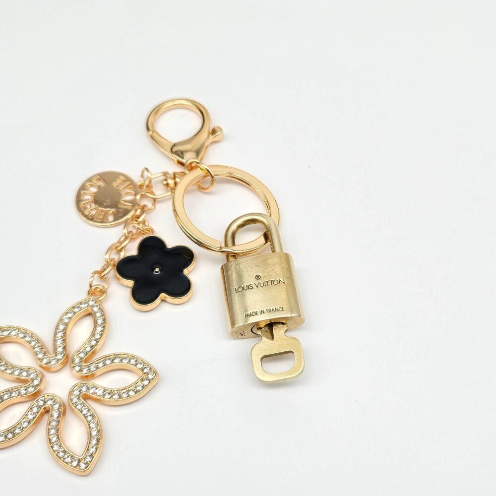 Louis Vuitton Gold Lock 🔒 Authentic LV Key + Unbranded Bag Charm - Picture 7 of 11